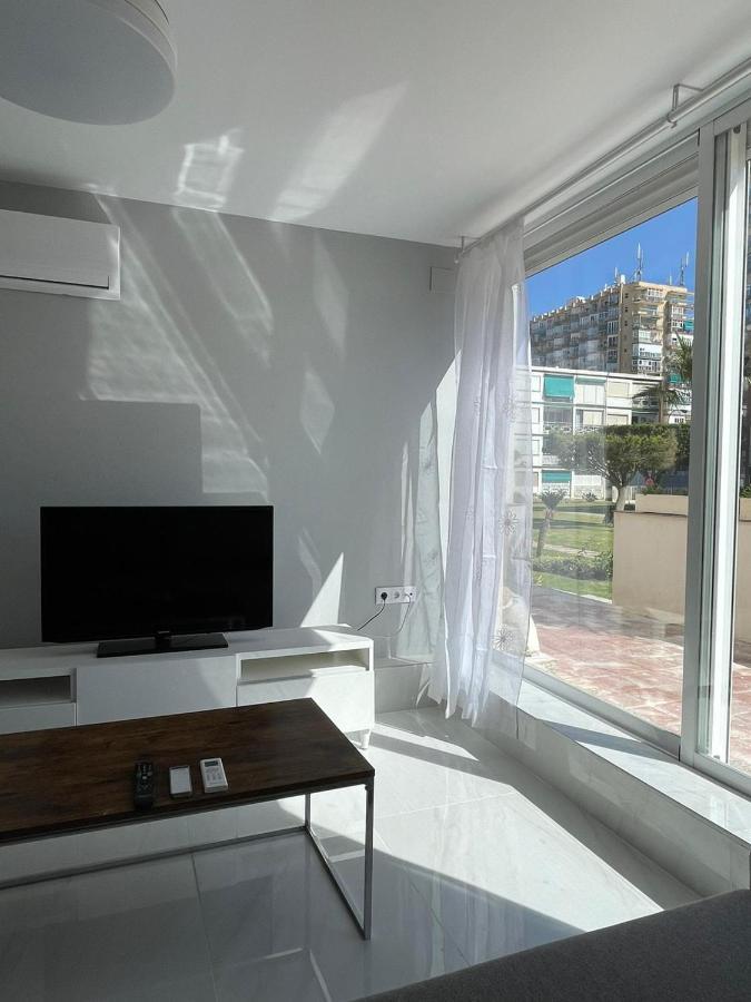 Apartamentos recién reformados al lado de la playa Benalmádena Exterior foto