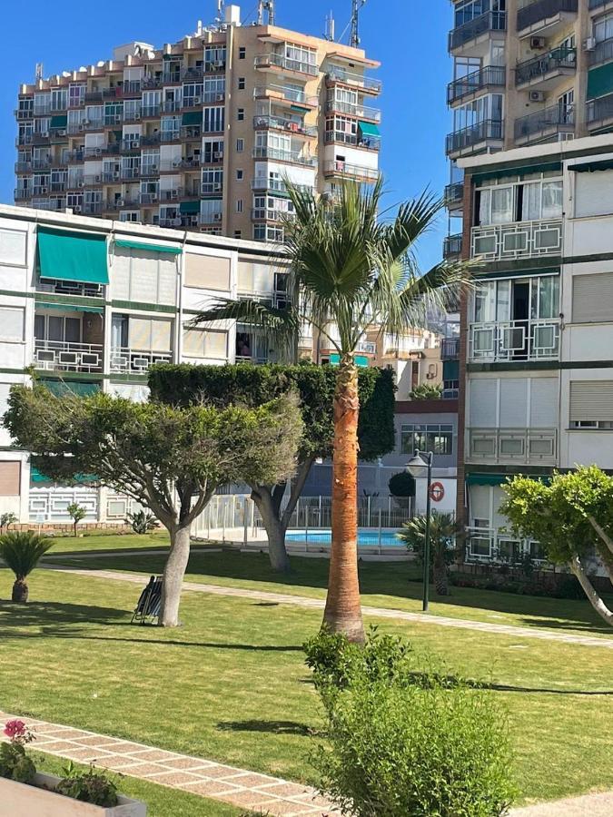 Apartamentos recién reformados al lado de la playa Benalmádena Exterior foto
